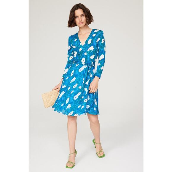 Diane Von Furstenberg DVF Irina Blue Floral Wrap Dress 100% Silk Size Small